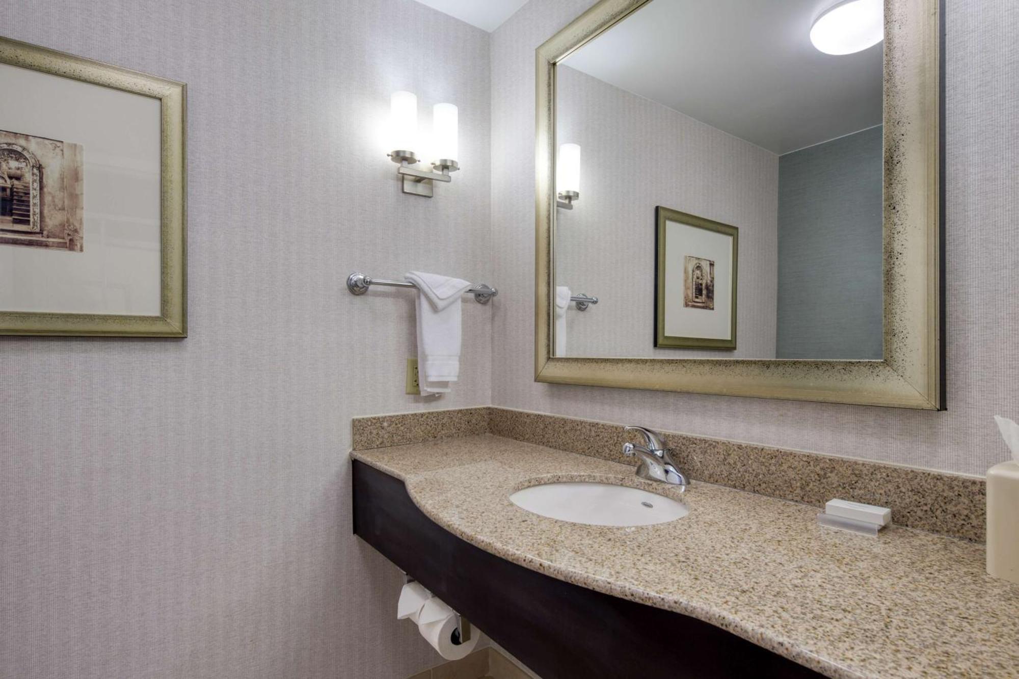 Hilton Garden Inn Durham Southpoint Exterior foto